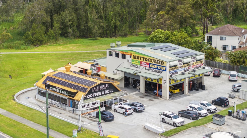 Click to view all images 117A Arundel Drive Arundel QLD 4214 - Image 2