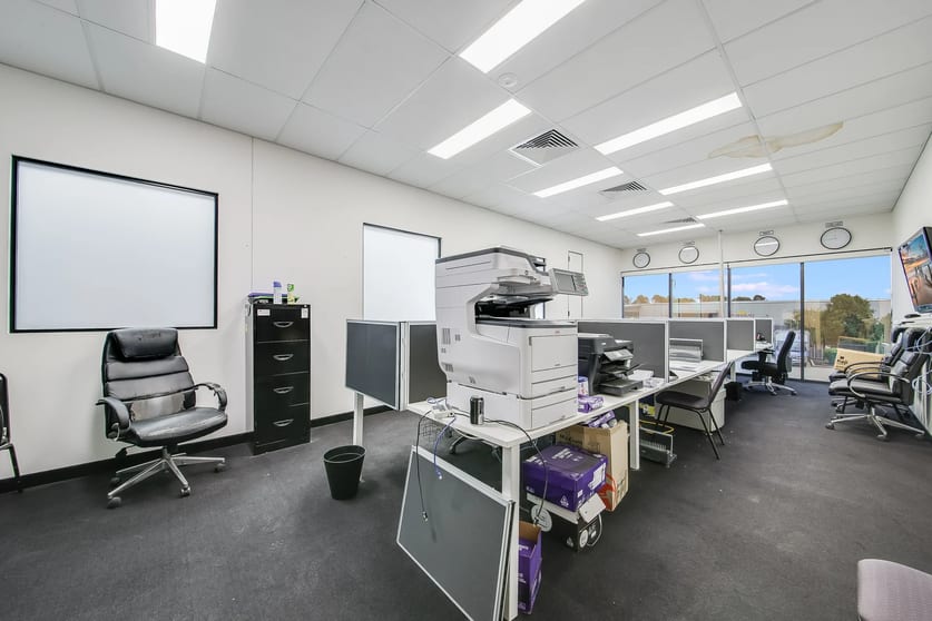 Click to view all images 10/5-7 Lone Pine Place Smeaton Grange NSW 2567 - Image 3