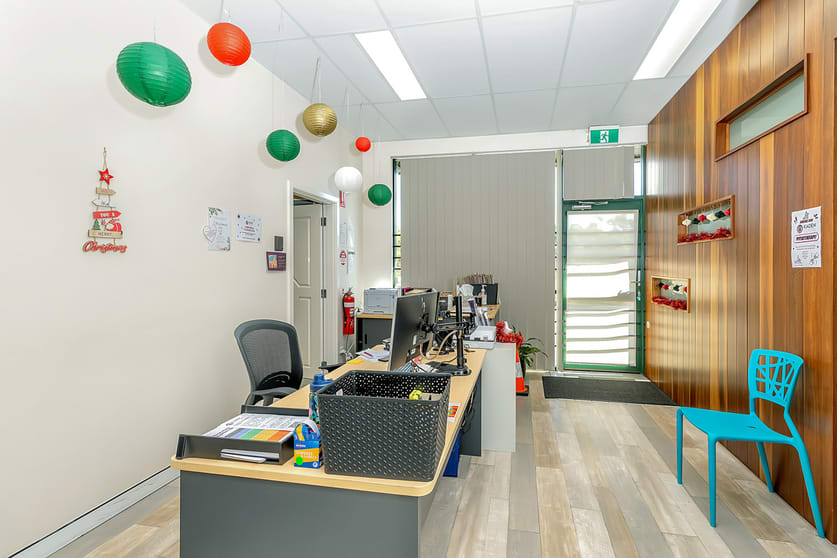 Click to view all images 2/4 Ironbark Close Warabrook NSW 2304 - Image 3