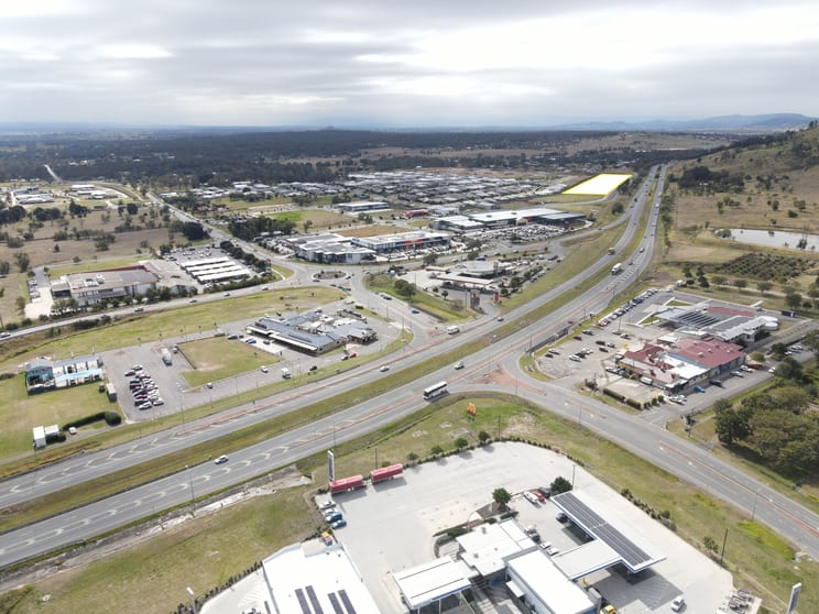Click to view all images 39 - 59 Endeavour Way Plainland QLD 4341 - Image 3