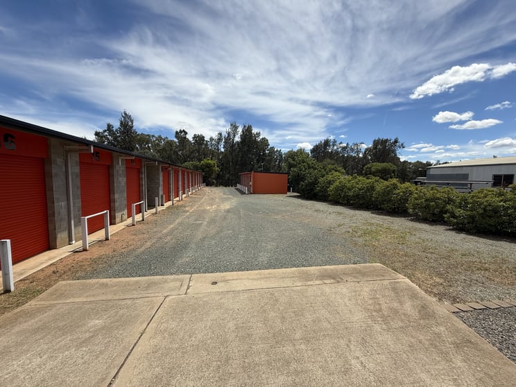 Click to view all images 42-44 Woodward Street Parkes NSW 2870 - Image 2