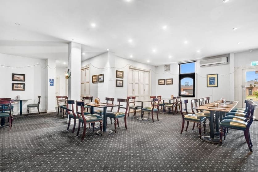 Click to view all images 290 Albert Street Sebastopol VIC 3356 - Image 3