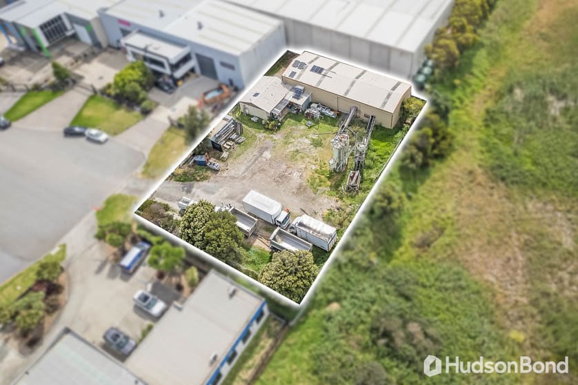 Click to view all images 11 Heland Place Braeside VIC 3195 - Image 2