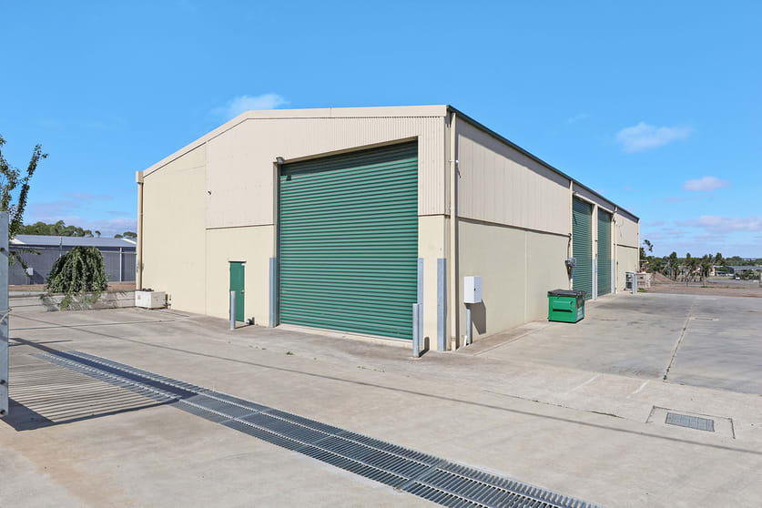 Click to view all images 24 Hugh Murray Drive Colac East VIC 3250 - Image 2
