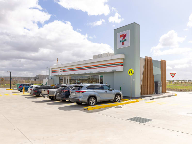 Click to view all images 2 Rail Circuit Mambourin VIC 3024 - Image 3