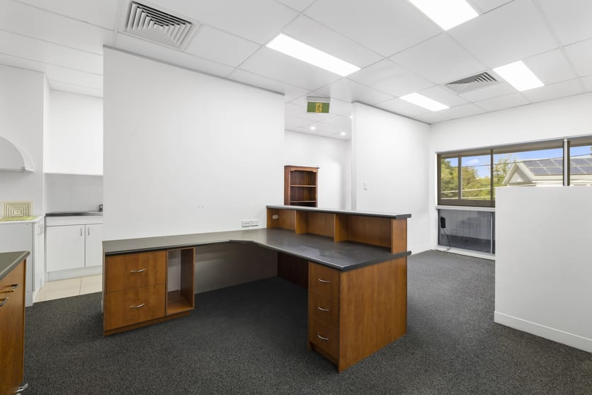 5/7 Days Road Grange QLD 4051 - Image 2