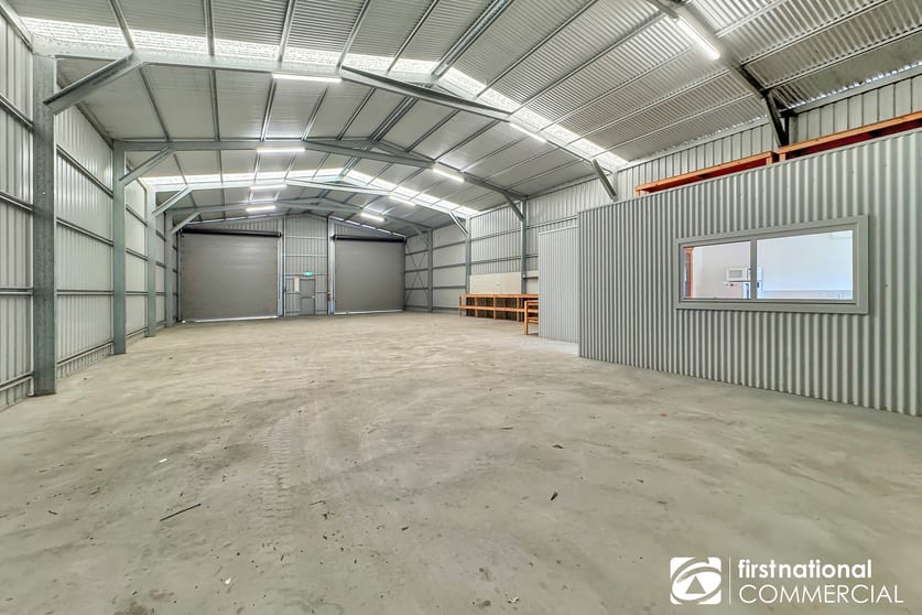 Click to view all images 27 Rovan Place Bairnsdale VIC 3875 - Image 2