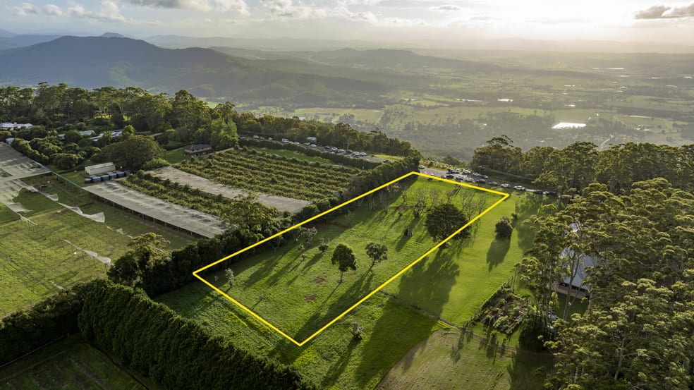 Click to view all images 294-298 Main Western Road Tamborine Mountain QLD 4272 - Image 3