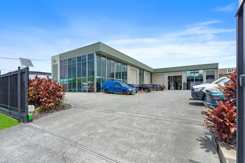 11 Hutchinson Street Burleigh Heads QLD 4220 - Image 2