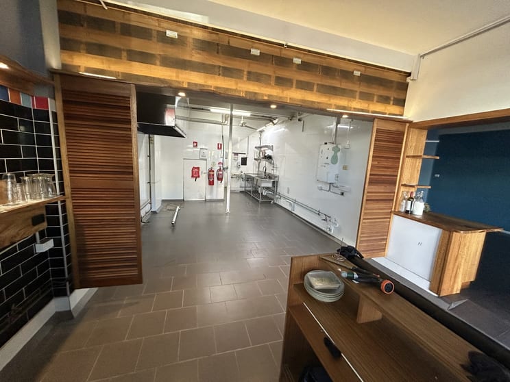 Click to view all images 8&9/392 Princes Highway Woonona NSW 2517 - Image 2