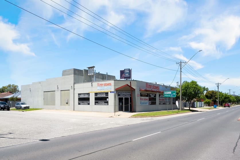 Click to view all images 806 Mate Street North Albury NSW 2640 - Image 1