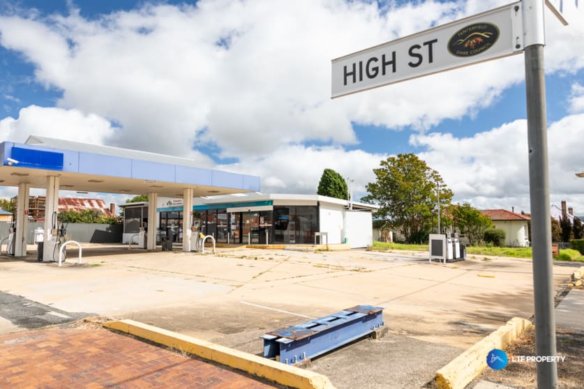 Click to view all images 154-162 High Street Tenterfield NSW 2372 - Image 2