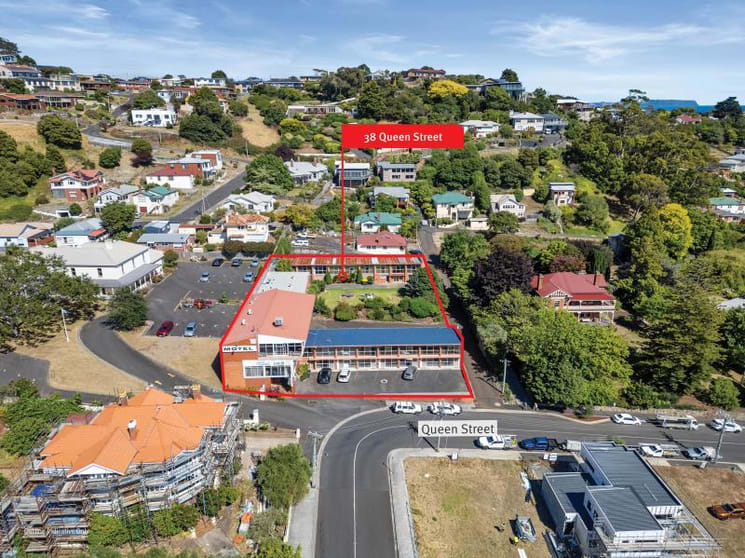 Click to view all images Property/38 Queen Street Burnie TAS 7320 - Image 2