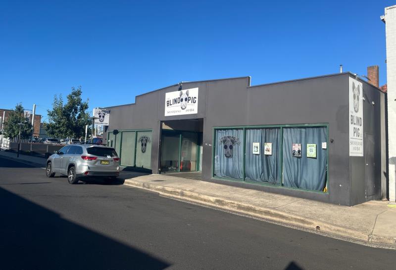 Click to view all images COMMERCIAL PROPERTY/45-47 McNamara Street Orange NSW 2800 - Image 1