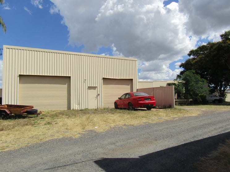 32 Mackenzie Street Blackwater QLD 4717 - Image 1