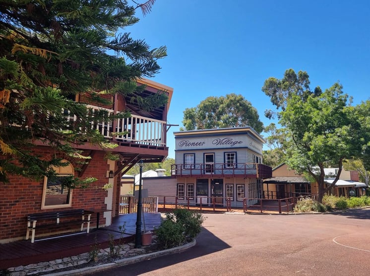 Click to view all images 20/7 Albany Highway Armadale WA 6112 - Image 1