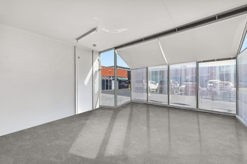 Click to view all images 8/2-4 Sibthorpe Street Mordialloc VIC 3195 - Image 3