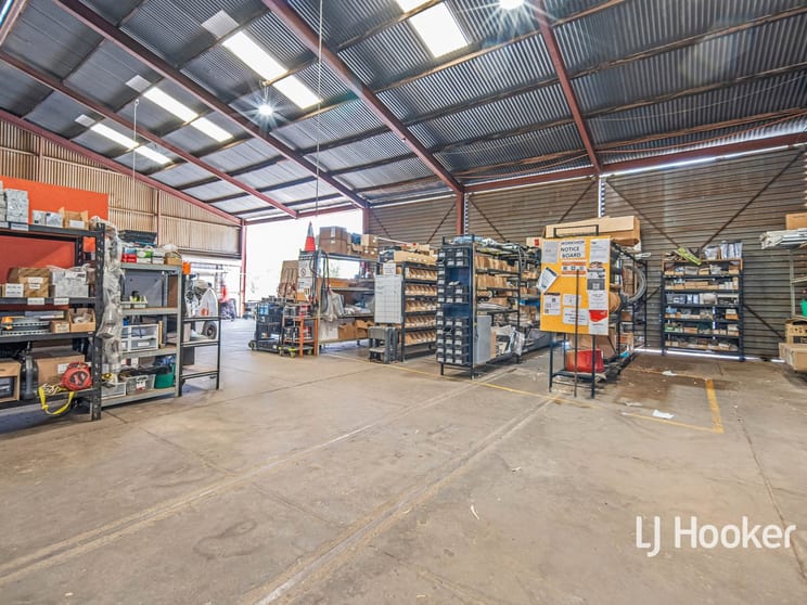 Click to view all images 220 Stuart Highway Braitling NT 0870 - Image 3