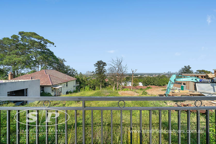 Click to view all images 302 Blaxland Road Ryde NSW 2112 - Image 2