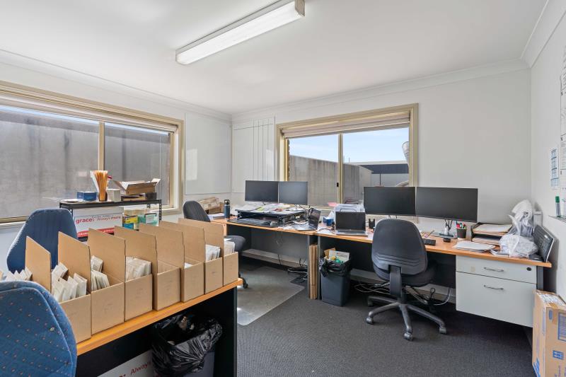Click to view all images Investment Opportunity/6 Astill Dr Orange NSW 2800 - Image 3