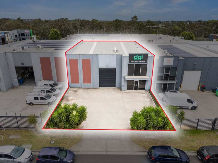 Click to view all images 121 Wedgewood Road Hallam VIC 3803 - Image 1
