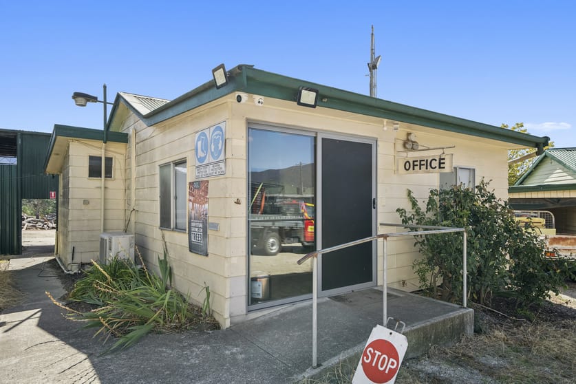 Click to view all images 39-41 Thowgla Road Corryong VIC 3707 - Image 3