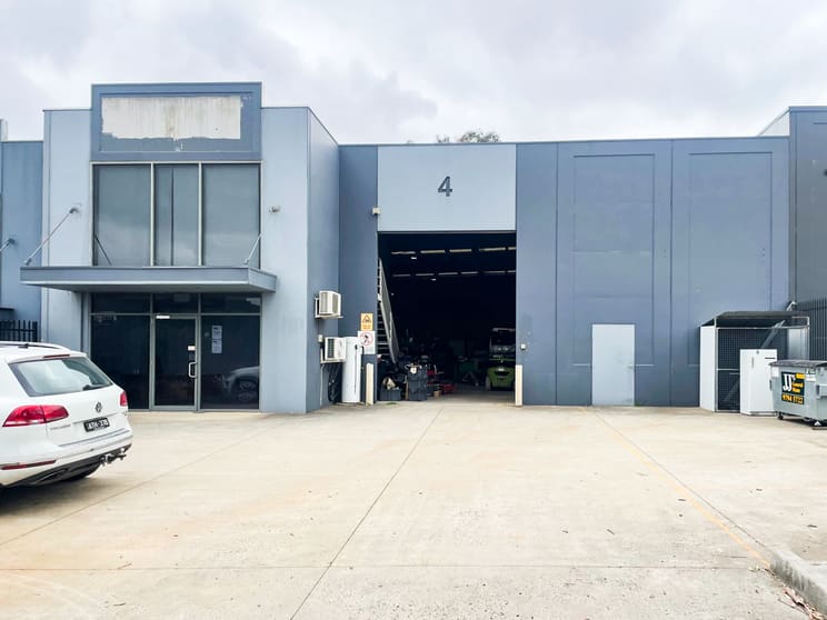 Click to view all images 4 Eastlink Drive Hallam VIC 3803 - Image 1