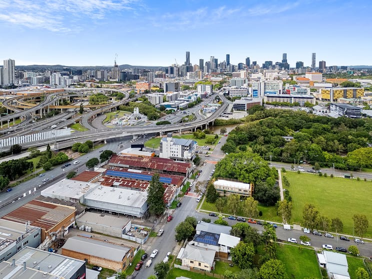 Click to view all images 116 Lutwyche Road Windsor QLD 4030 - Image 3