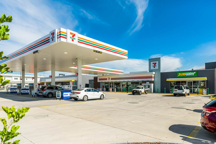 7-Eleven & Subway, 2 Binnies Road Ripley QLD 4306 - Image 2
