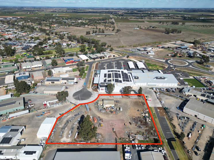 4 Park Ct Cobram VIC 3644 - Image 2