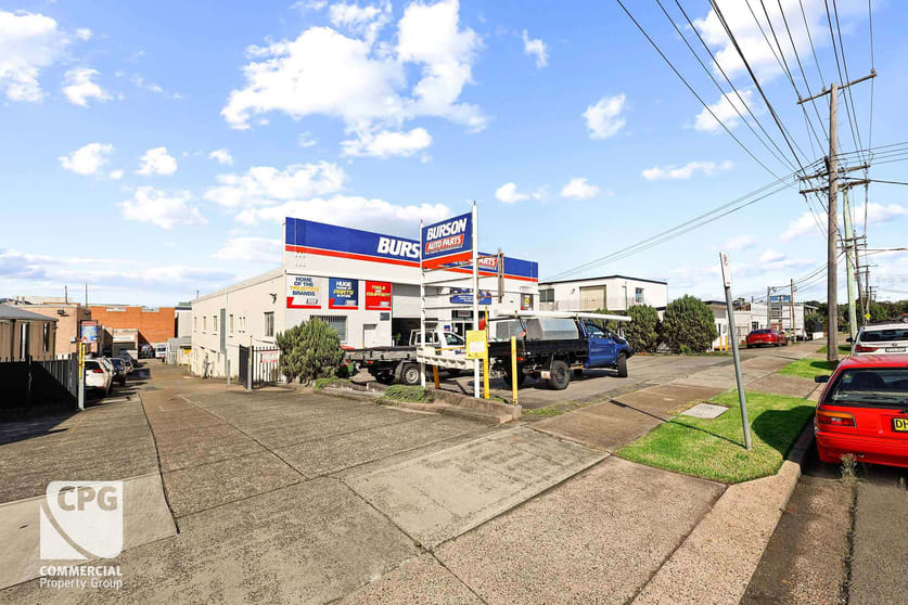 Click to view all images Unit 2/11 Stanley Street Peakhurst NSW 2210 - Image 1