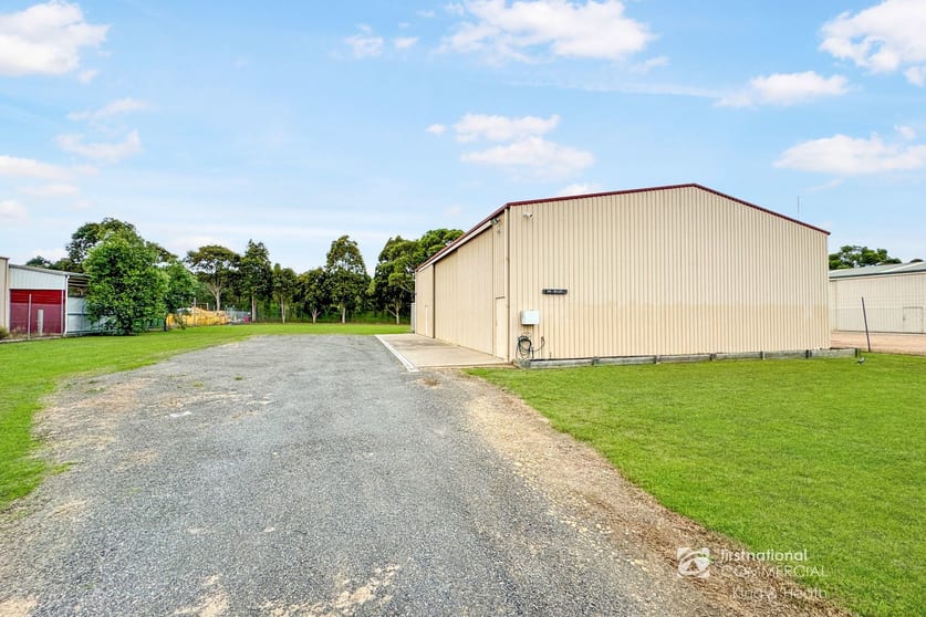 Click to view all images 30 Giles Street Bairnsdale VIC 3875 - Image 2
