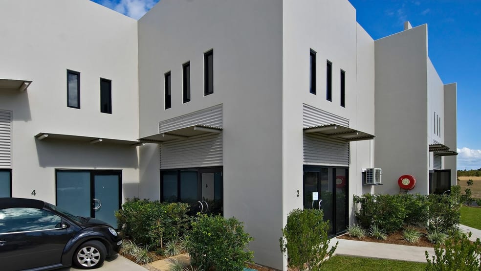 Click to view all images Unit 2/17-19 Owen St Craiglie QLD 4877 - Image 3