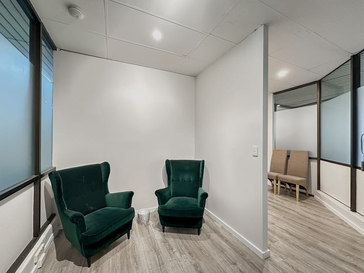 Click to view all images 10/200 Moggill Road Taringa QLD 4068 - Image 2