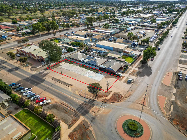 Click to view all images 384 Hay Street Kalgoorlie WA 6430 - Image 1