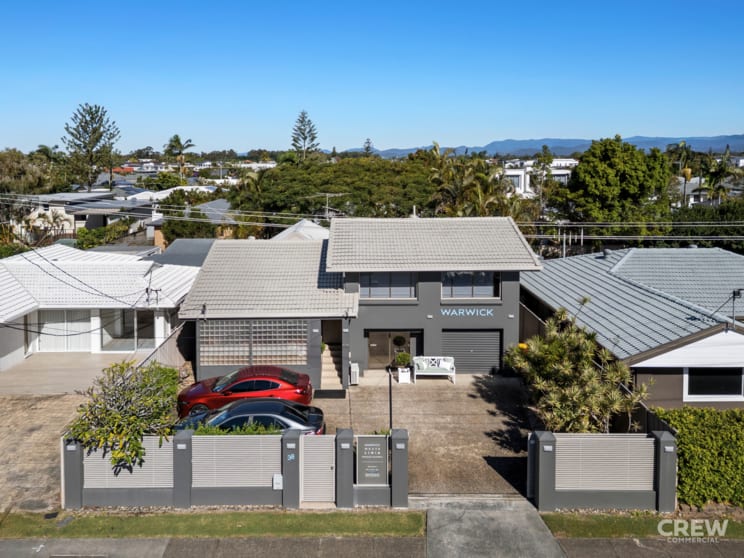 Click to view all images 38 Ashmore Road Bundall QLD 4217 - Image 1