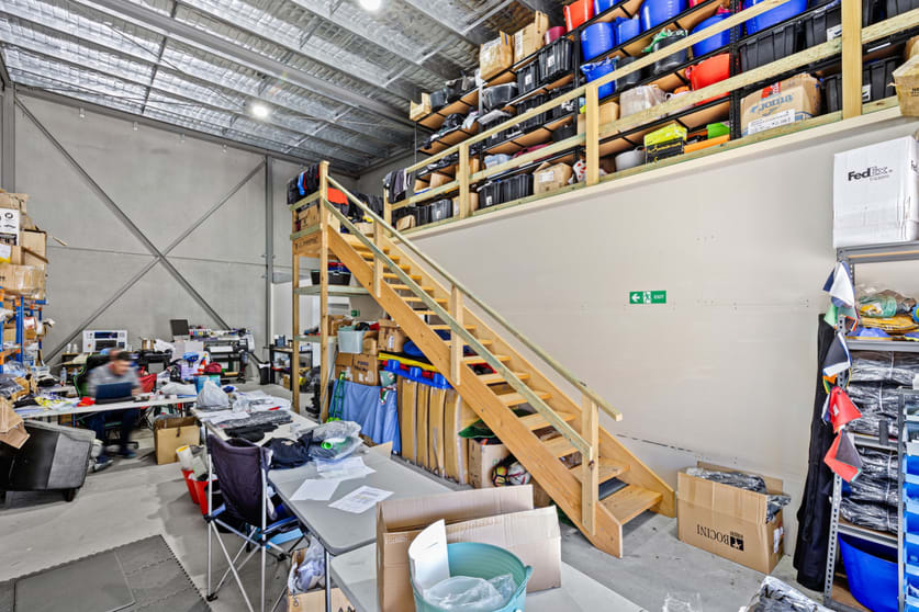 Click to view all images Unit 9, 13-15 Pacific Highway Gateshead NSW 2290 - Image 3