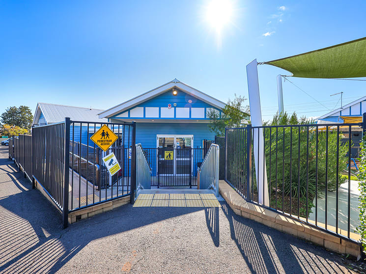 Click to view all images 205-211 Bloomfield Street Gunnedah NSW 2380 - Image 3