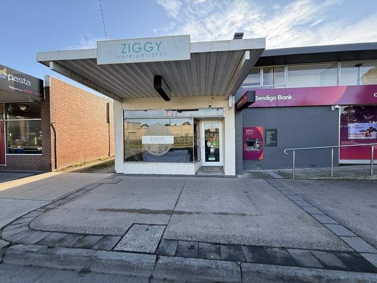 Click to view all images 30 Station Street Koo Wee Rup VIC 3981 - Image 1