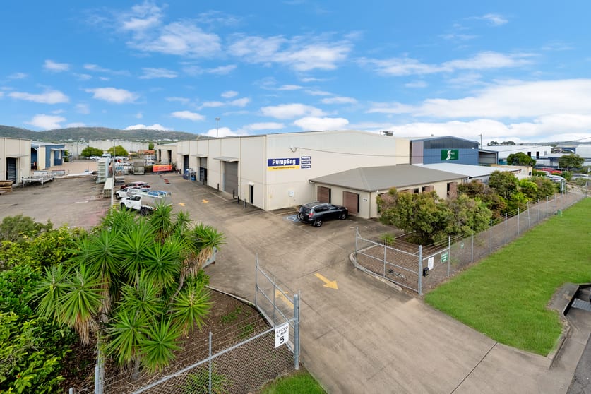 Click to view all images 64-66 Crocodile Crescent Mount St John QLD 4818 - Image 1