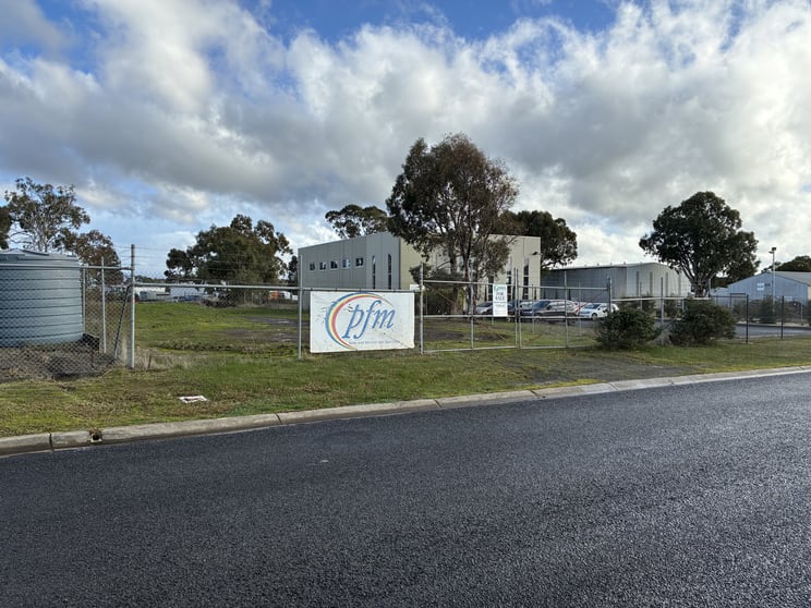 21 Peck Street Hamilton VIC 3300 - Image 2