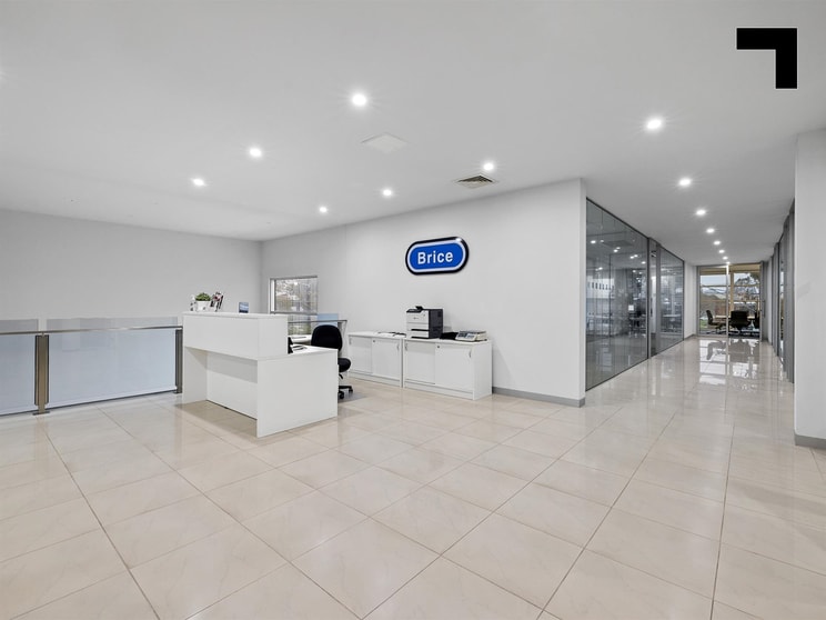 Click to view all images 11 Holloway Drive Bayswater VIC 3153 - Image 2