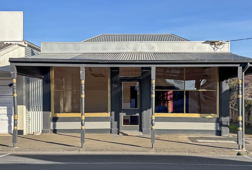 Click to view all images 123 Commercial Road Koroit VIC 3282 - Image 1
