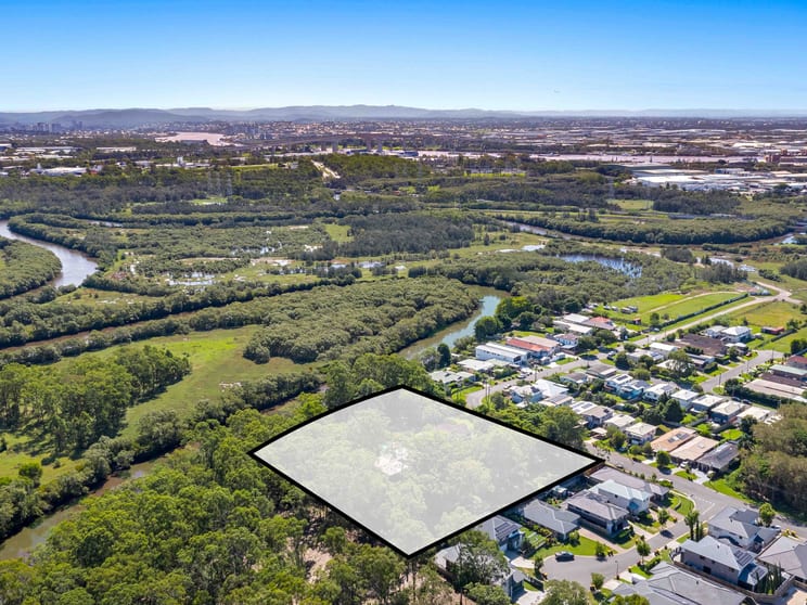 Click to view all images 112 Gross Avenue Hemmant QLD 4174 - Image 2