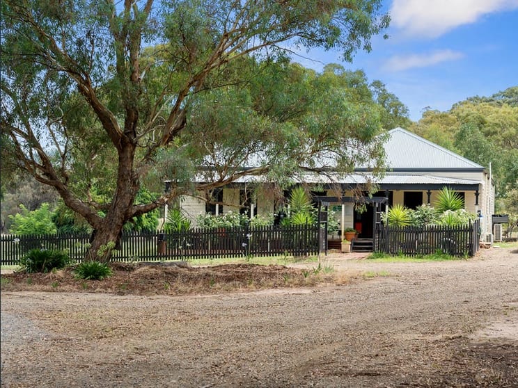 Click to view all images 867 Lake Mokoan Road Chesney Vale VIC 3725 - Image 1
