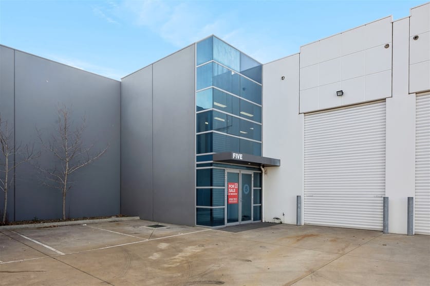 5/32 Law Court Sunshine West VIC 3020 - Image 2
