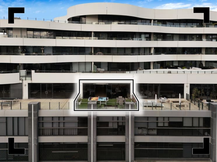 Click to view all images Suite 304/120 Bay Street Port Melbourne VIC 3207 - Image 1