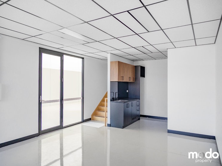 Click to view all images 5/43 Danaher Drive South Morang VIC 3752 - Image 3