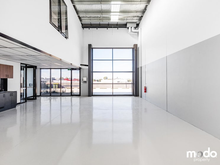 Click to view all images 5/43 Danaher Drive South Morang VIC 3752 - Image 1