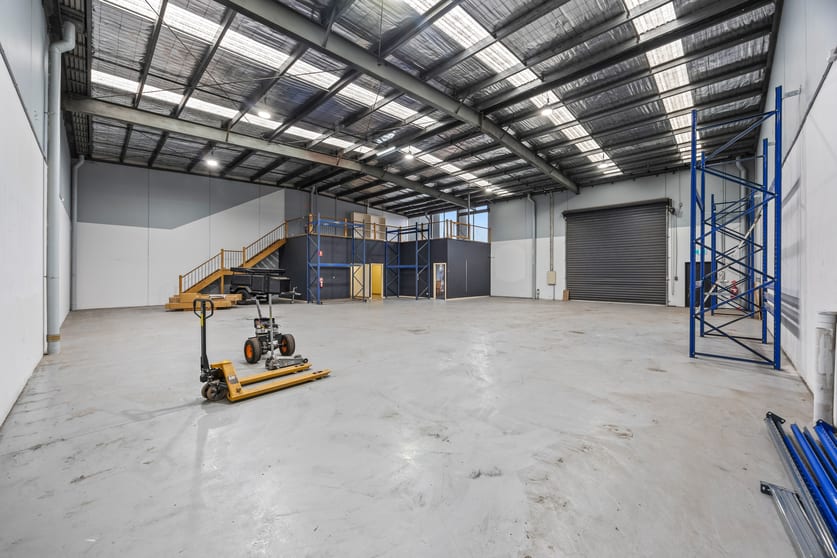 Click to view all images 3/5 Caravan Street Wendouree VIC 3355 - Image 2